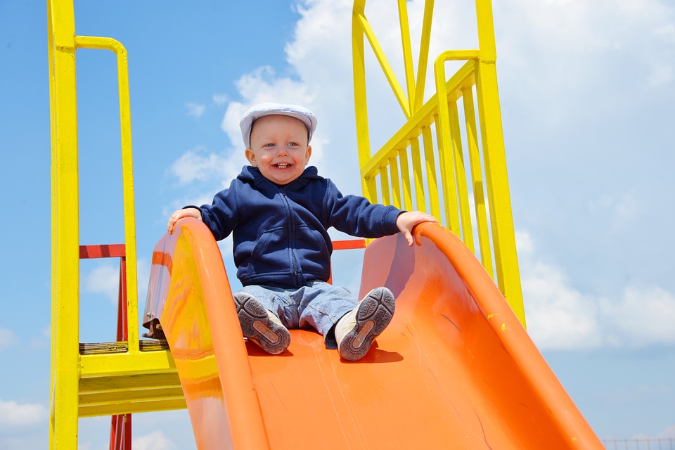 Une aire de jeu, un très bon cadeau pour son enfant